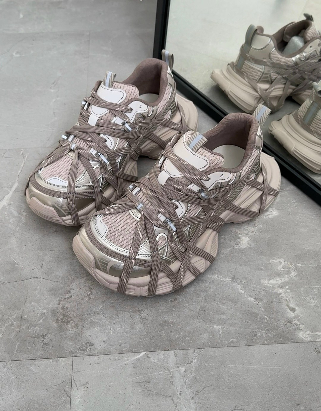 кроссовки 3xl extreme lace массивные на шнуровке balenciaga,кроссовки balenciaga,кроссовки женские balenciaga,баленсиага кроссовки черные track,кроссовки balenciaga 3 xl