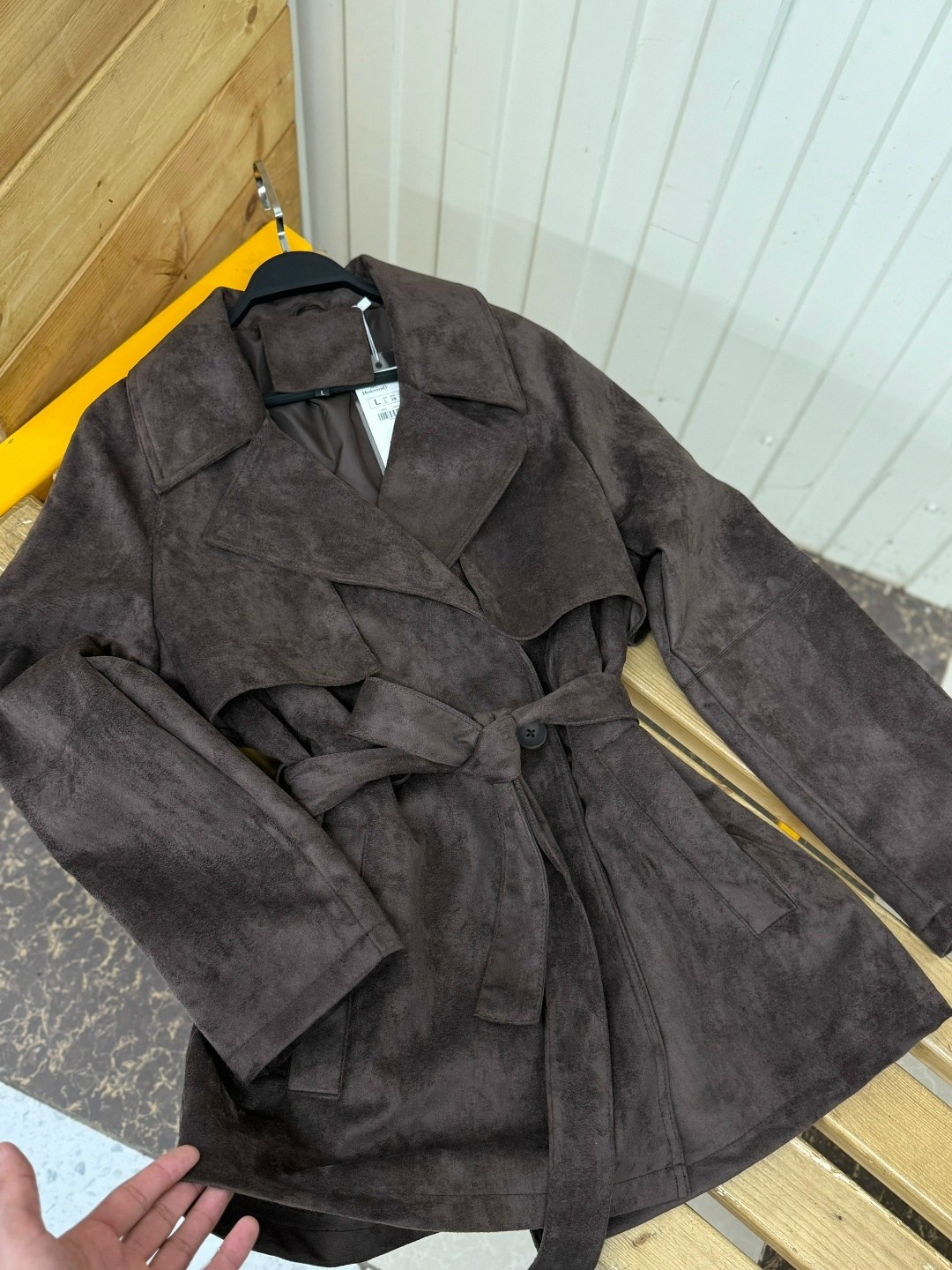 женский замшевый тренч the row коричневый,замшевая куртка с поясом,замшевый тренч,замшевая куртка,куртка замшевая женская