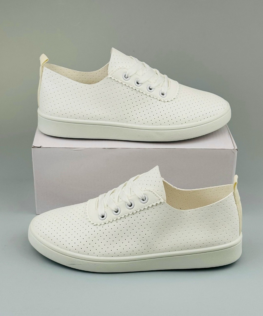 ,кеды с перфорацией,кеды женски,кеды саламандер женские с перфорацией,белые кеды женские