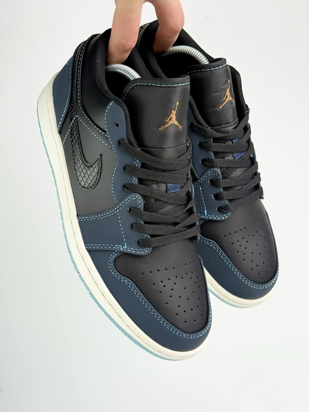 air jordan 1 low wmns black blue aqua,air jordan 1 low se black dark obsidian,кроссовки air jordan 1 low se 'black dark obsidian',nike air jordan 1 low sb midnight navy,кроссовки nike air jordan 1 low