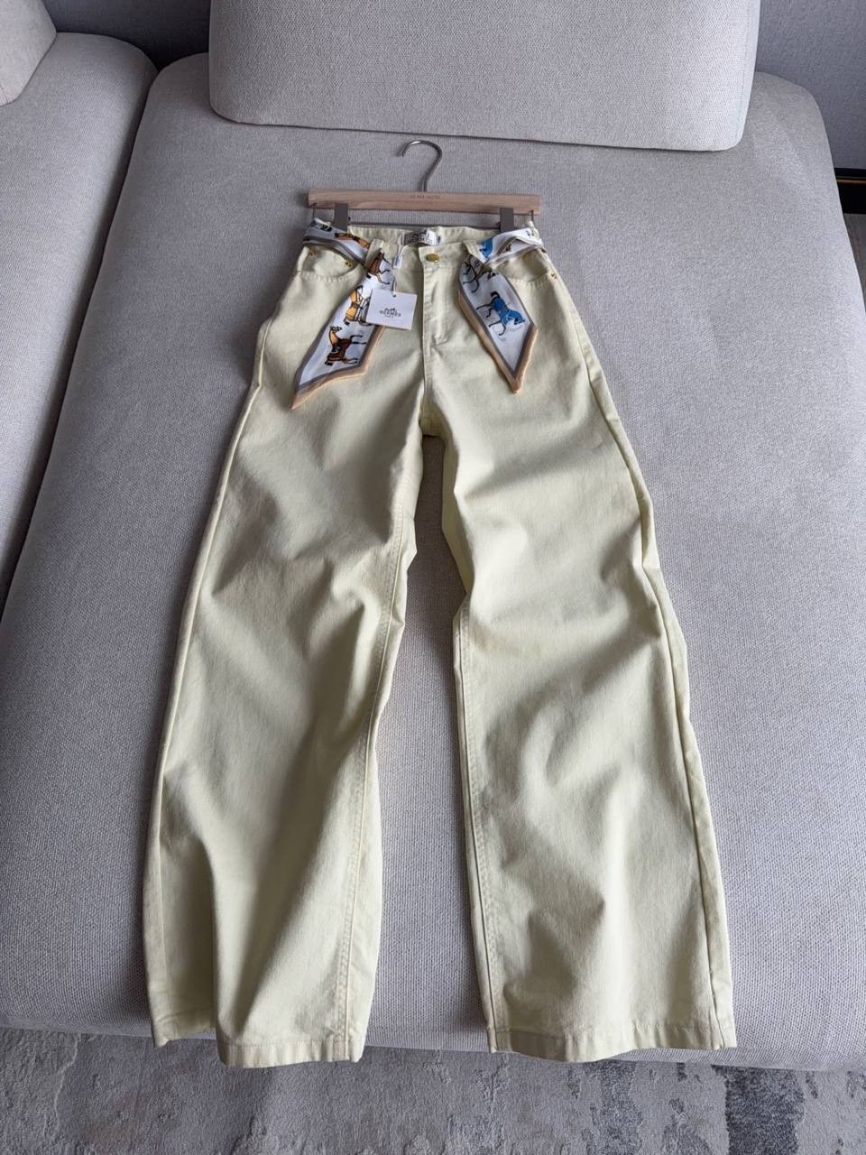 джинсы широкие,брюки джинсы,джинсы женские широкие,бежевые джинсы,брюки светлые