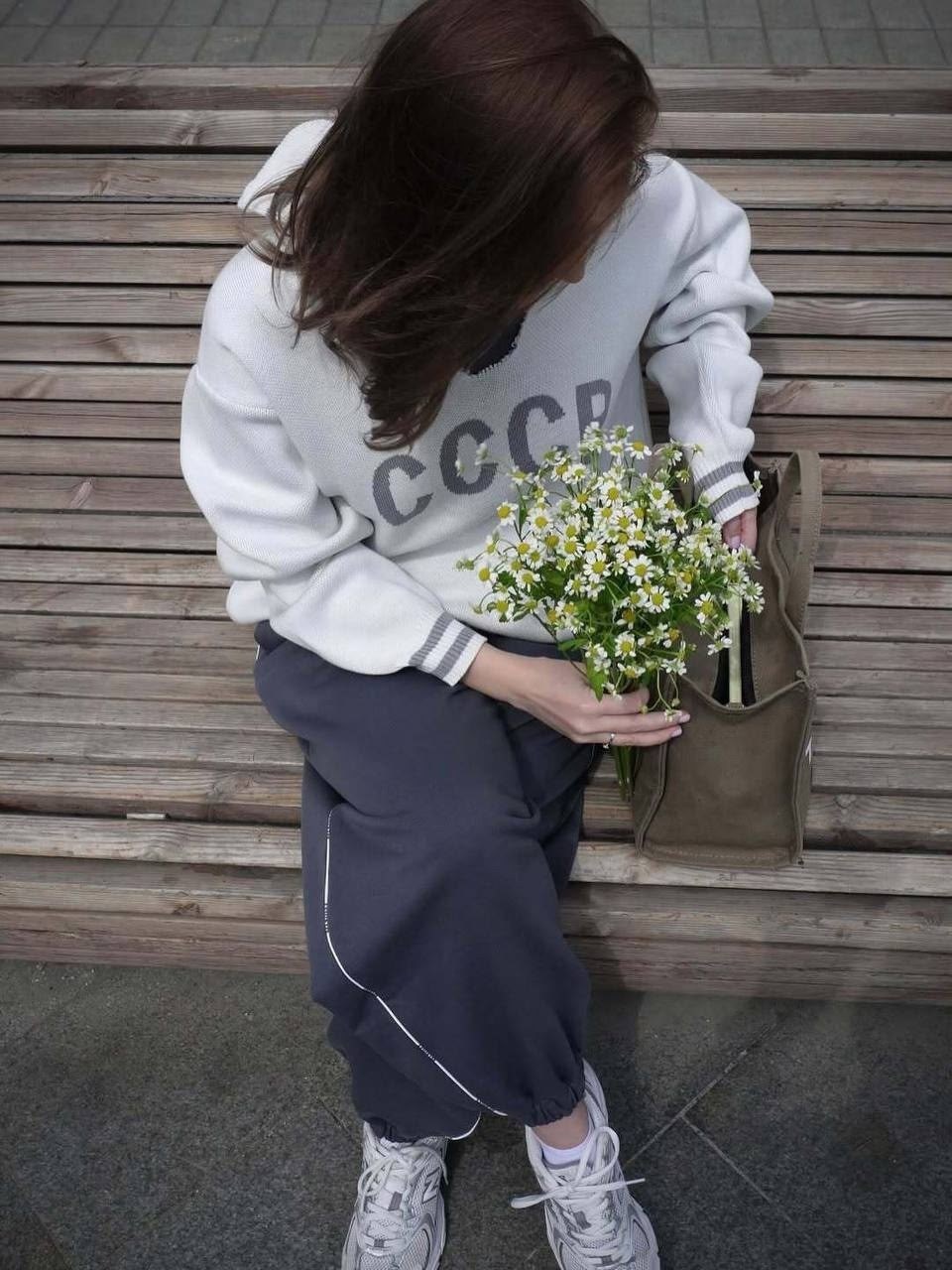 девушка,корейская мода,свитшот,худи и свитшот,стиль корейский