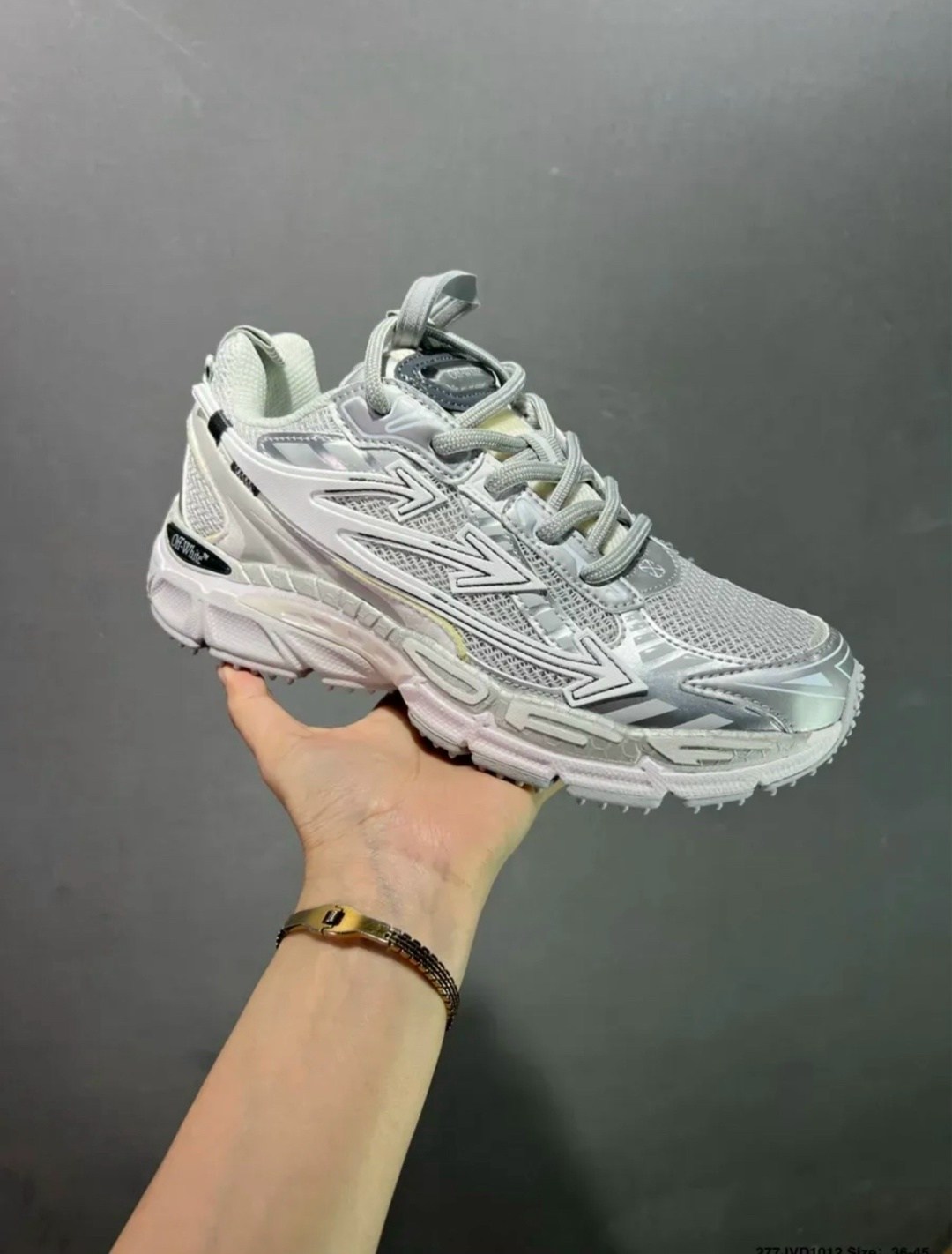 кроссовки off white be right back,кроссовки женские balenciaga,женские кроссовки balenciaga runner серебристые,баленсиага трек 2 кроссовки,мужские кроссовки