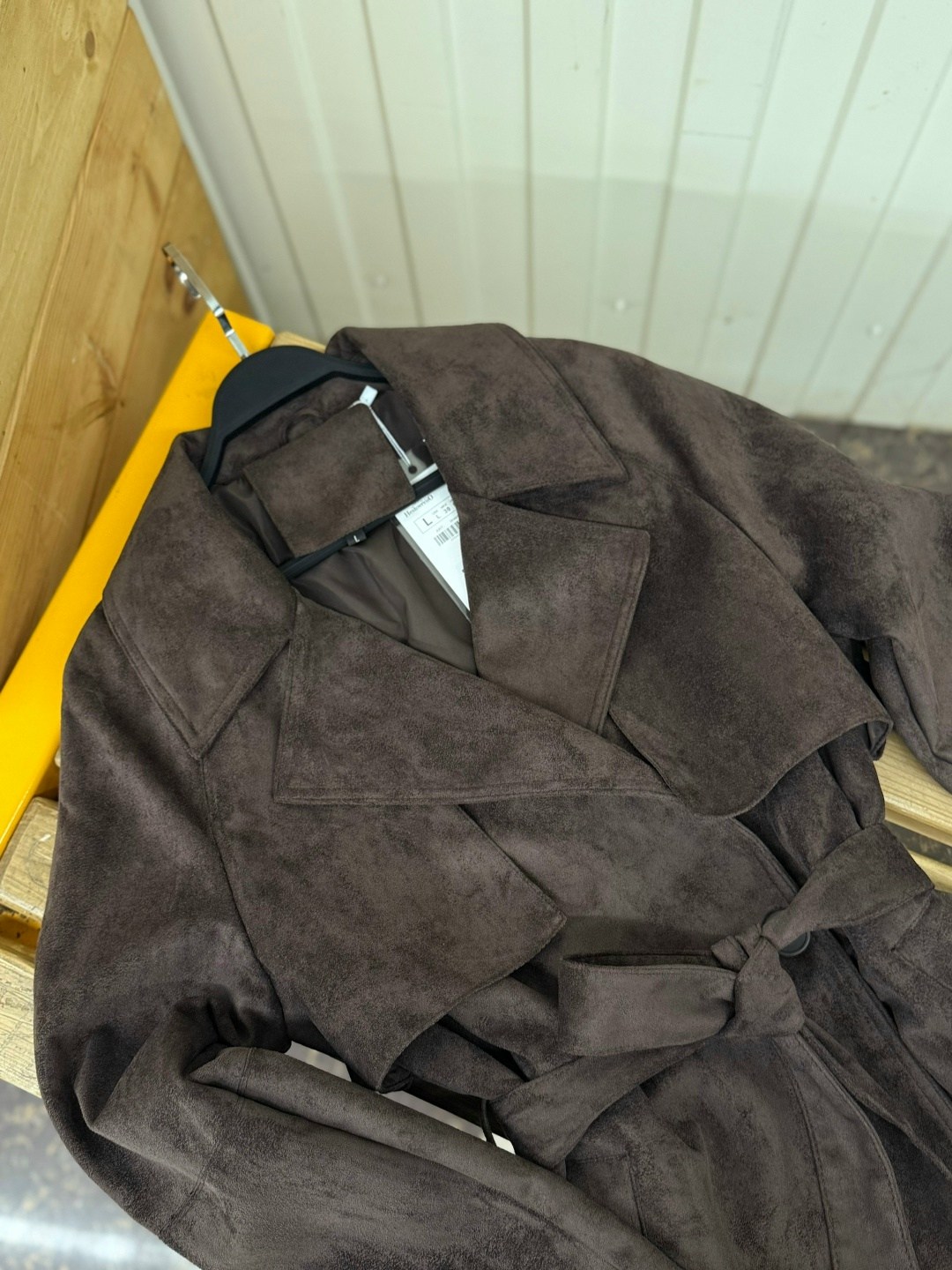 женский замшевый тренч the row коричневый,замшевая куртка с поясом,замшевый тренч,замшевая куртка,куртка замшевая женская