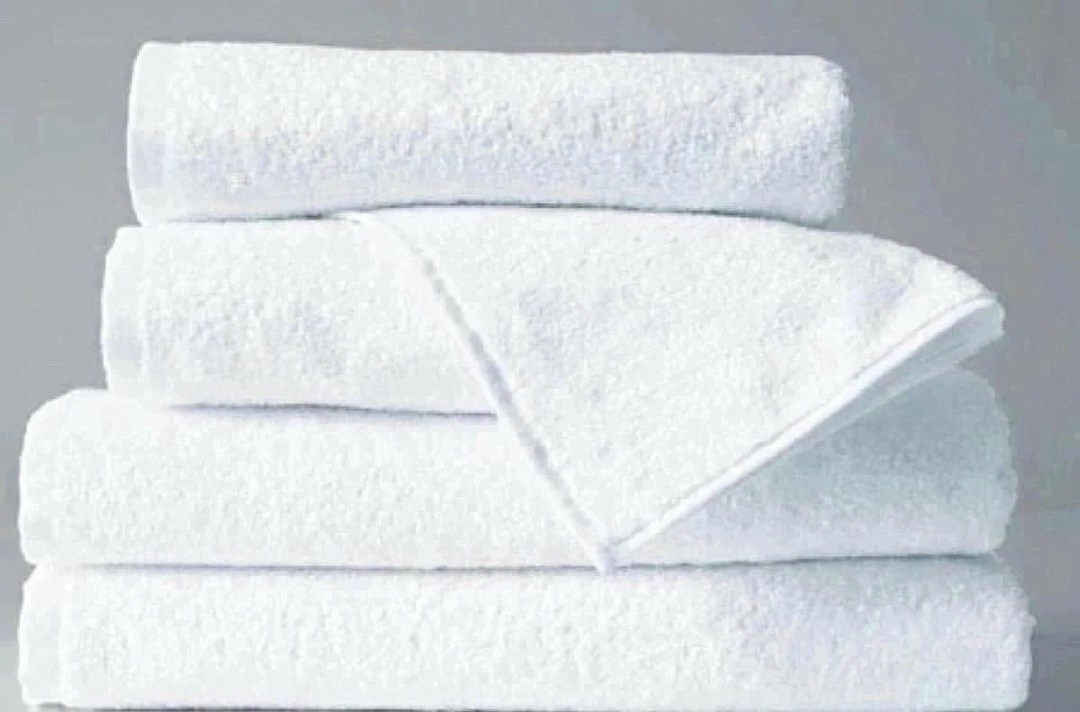полотенце,стопка белых полотенец,белое полотенце,сложенные полотенца,полотенца махровая