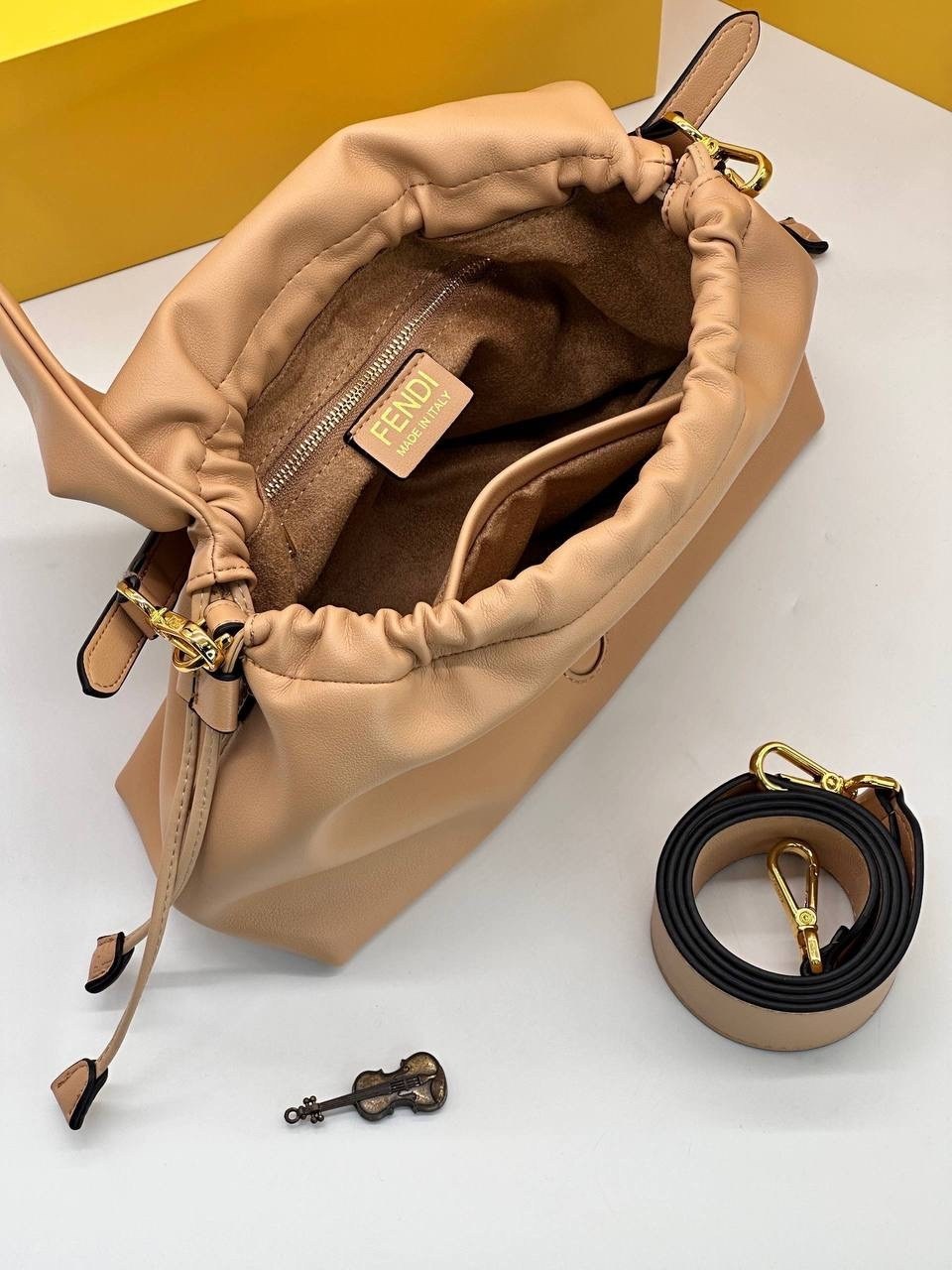 женская сумка fendi,сумка fendi,fendi сумка на плечо,фенди сумка,женская кожаная сумка fendi бежевая 27х10х8