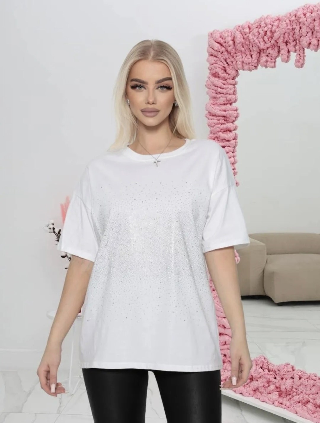 футболка женская оверсайз со стразами,футболка со стразами женская,футболка со стразами оверсайз,футболки со стразами летние,женская футболка со стразами оверсайз emysamy 364884742