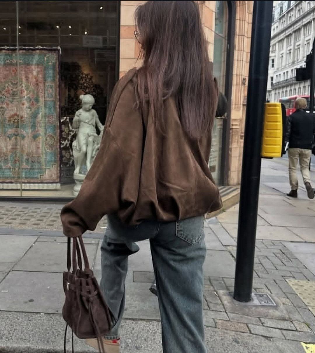 замшевая куртка,куртка бомбер укороченная оверсайз эко замшевая nonstóp with me,куртка женская замшевая короткая в стиле оверсайз,куртка бомбер свободного кроя,куртка бомбер