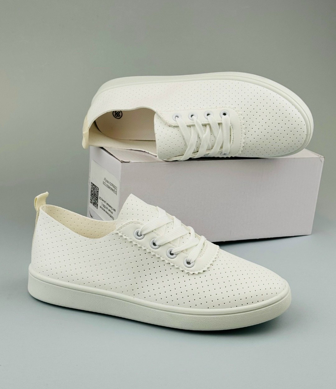 ,кеды с перфорацией,кеды женски,кеды саламандер женские с перфорацией,белые кеды женские