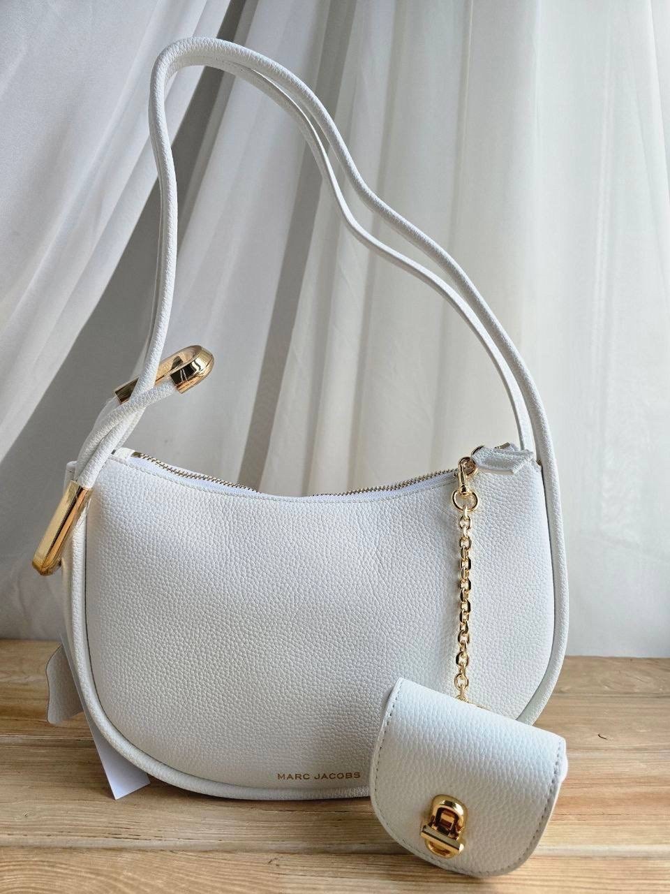 кожаная сумка-хобо whisper coccinelle,сумка coccinelle,сумка женская,coccinelle сумка на плечо priscilla,сумка coccinelle carrie темно-коричневая