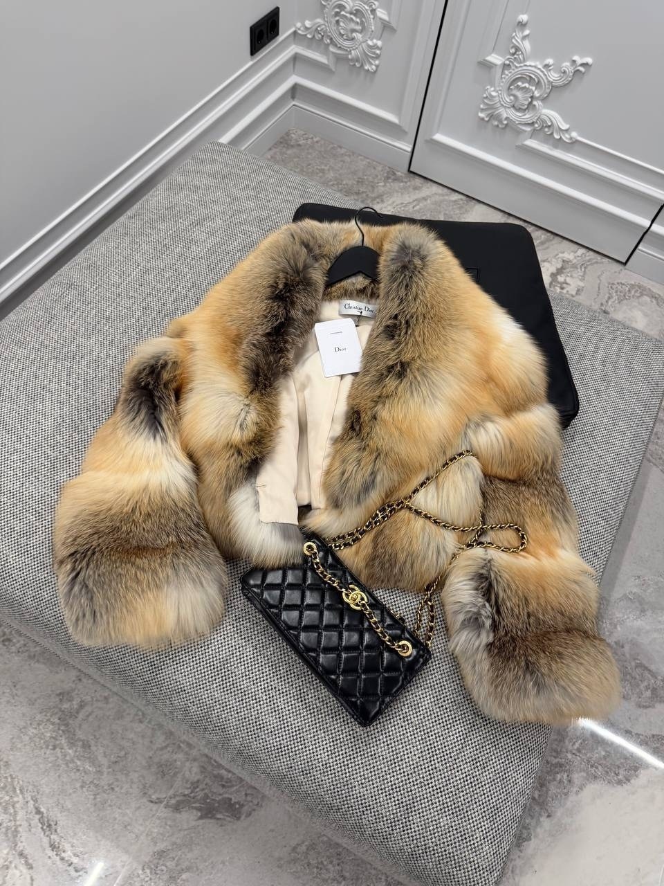 шуба из лисы,шуба из меха лисы,шуба из натурального меха,короткая шуба из лисы,fox fur coat