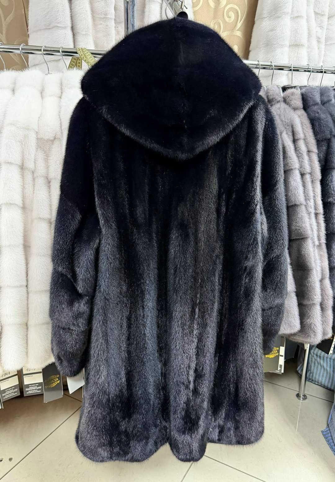 шуба из меха европейской норки с капюшоном,норковая шуба с капюшоном,шуба норковая,шубка из меха европейской норки с капюшоном цвет графит,шубка из меха европейской норки с капюшоном