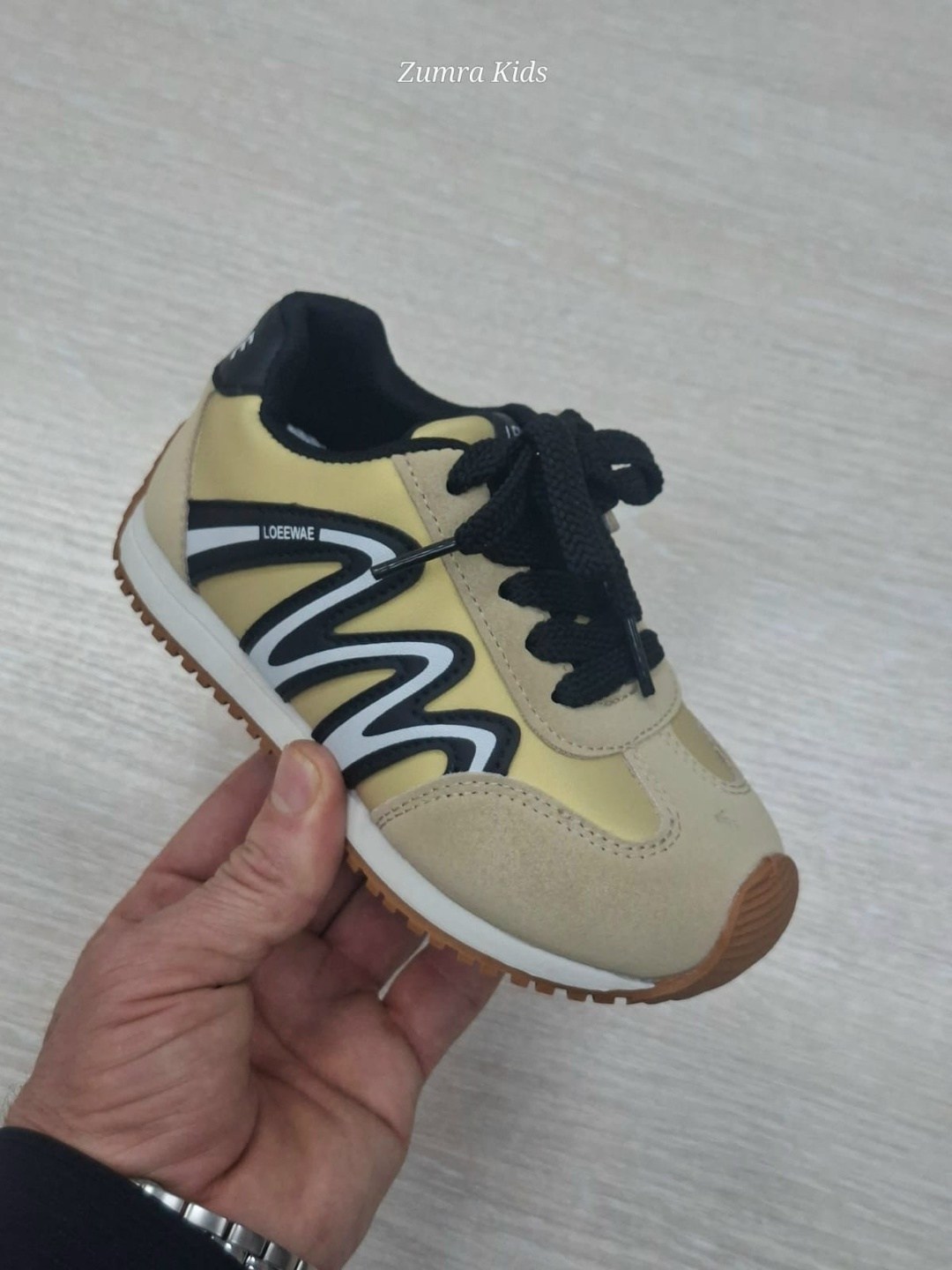 ,детские кроссовки,повседневные кроссовки,кроссовка детская,модные кроссовки