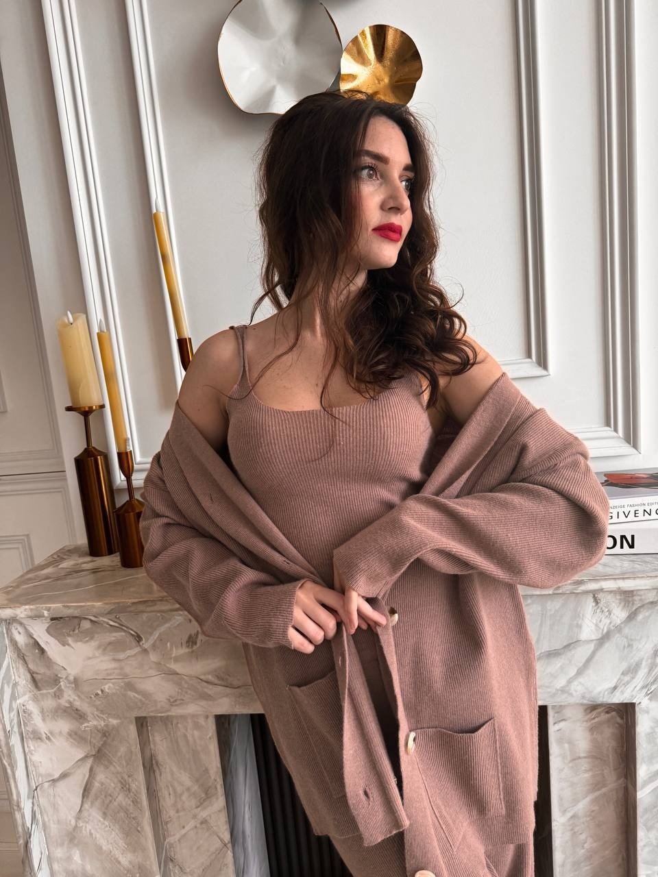 костюм брючный тройка,женский брючный костюм тройка,костюм бежевый,костюм с кардиганом,костюм молочный