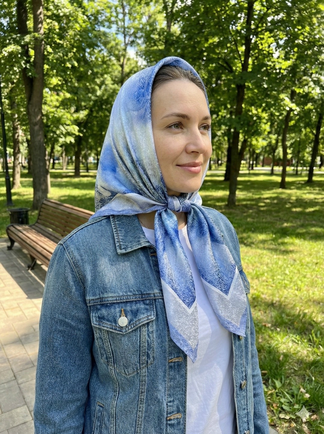 женский платок,платок женский павловопосадский платок,платок для женщины,шелковый платок на голову и шею,платка