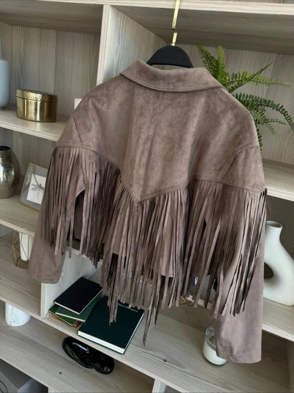 женская замшевая косуха с бахромой yves saint laurent,косуха с бахромой,замшевая куртка косуха,эффектная замшевая косуха с бахромой ysl,куртка из искусственной замши женская с бахромой