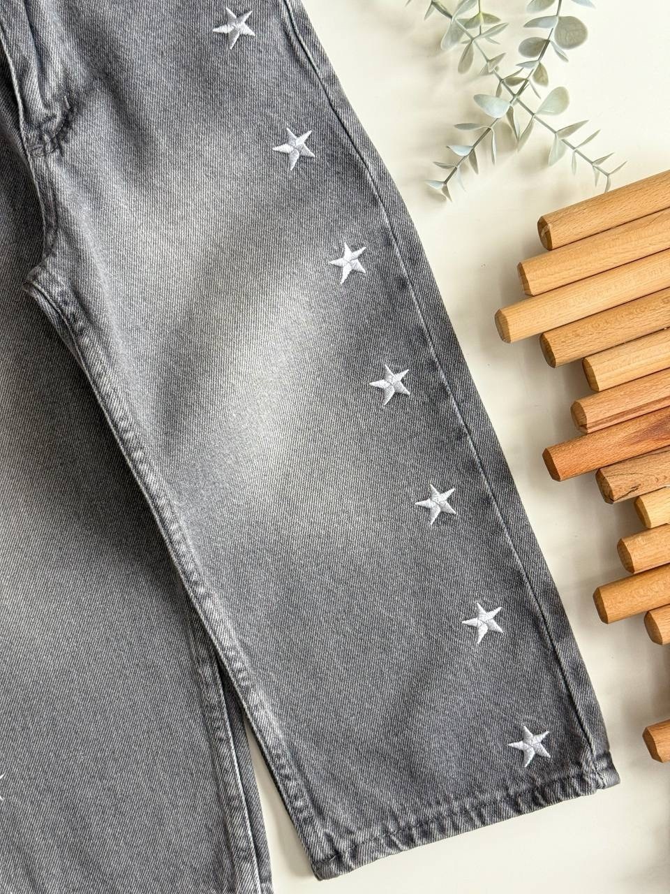 джинсы для девочек серый,джинсы для девочек,джинсы со звездами,джинсы с принтом,джинсы