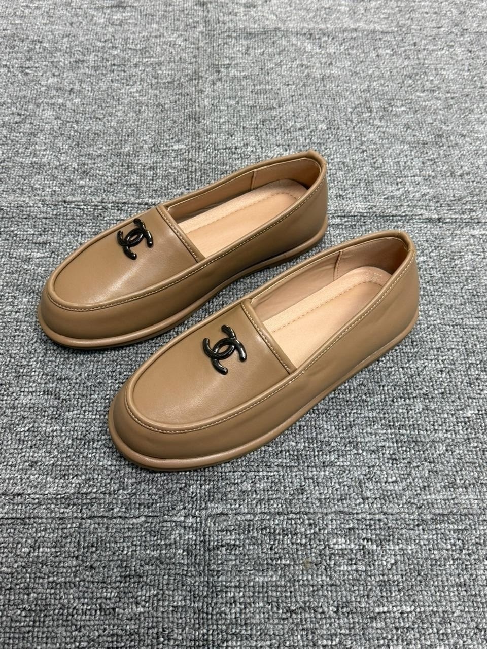 лоферы chanel,,женские замшевые лоферы chanel коричневые с мехом,женские лоферы chanel с мехом,женские лоферы chanel