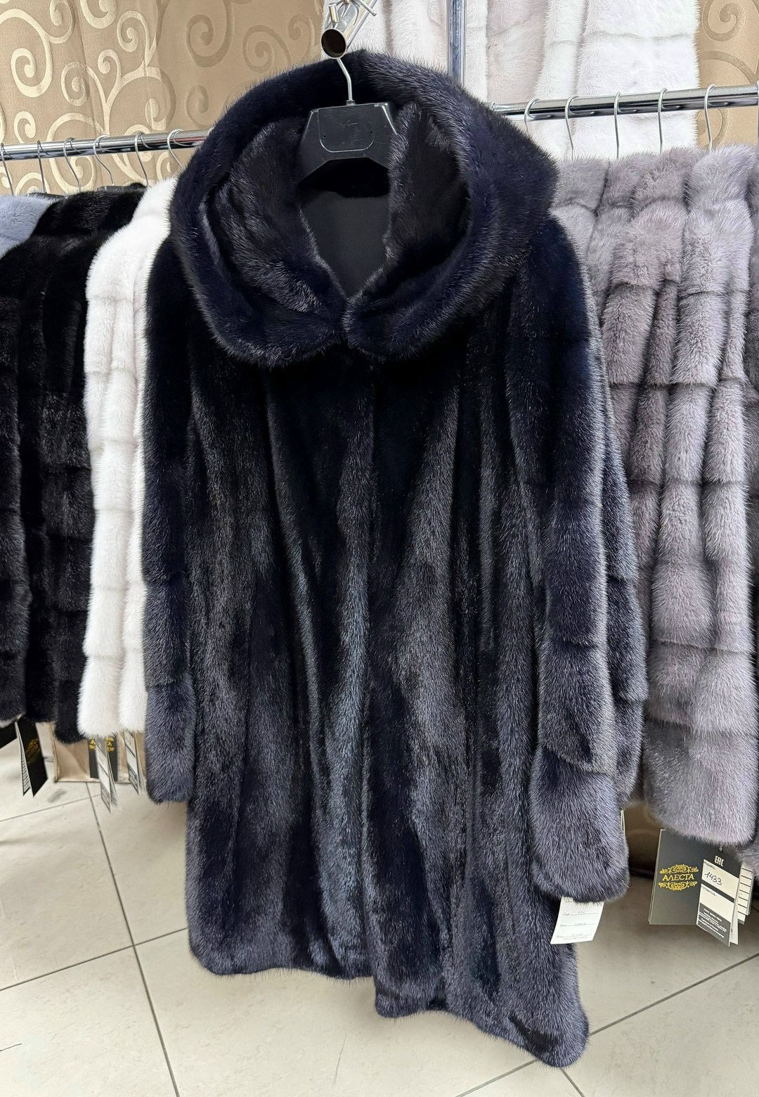 шуба из меха европейской норки с капюшоном,норковая шуба с капюшоном,шуба норковая,шубка из меха европейской норки с капюшоном цвет графит,шубка из меха европейской норки с капюшоном