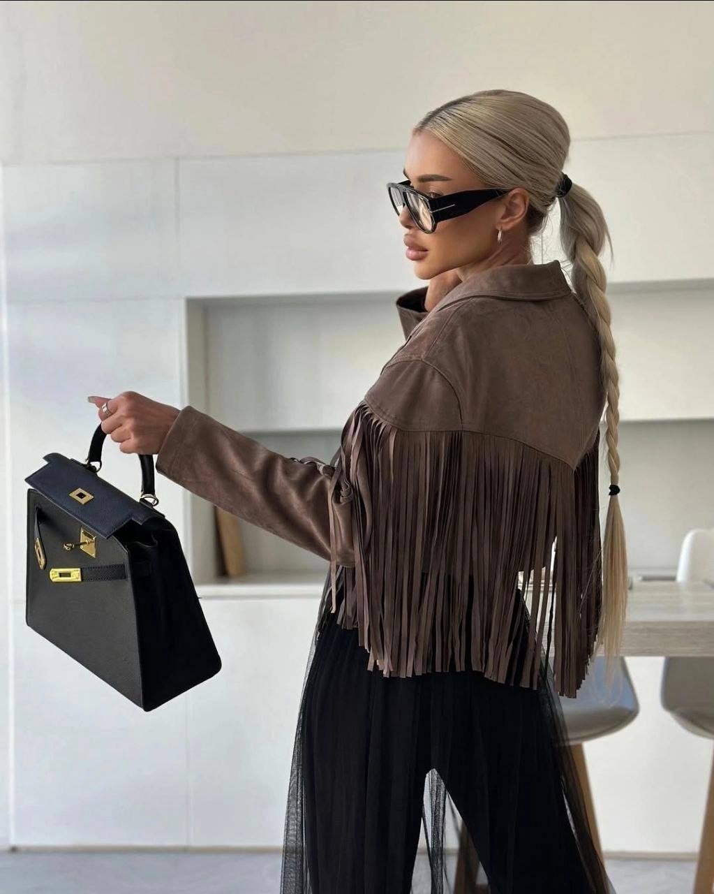 женская замшевая косуха с бахромой yves saint laurent,косуха с бахромой,замшевая куртка косуха,эффектная замшевая косуха с бахромой ysl,куртка из искусственной замши женская с бахромой