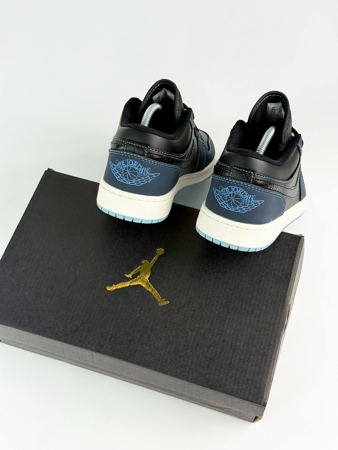 air jordan 1 low wmns black blue aqua,air jordan 1 low se black dark obsidian,кроссовки air jordan 1 low se 'black dark obsidian',nike air jordan 1 low sb midnight navy,кроссовки nike air jordan 1 low