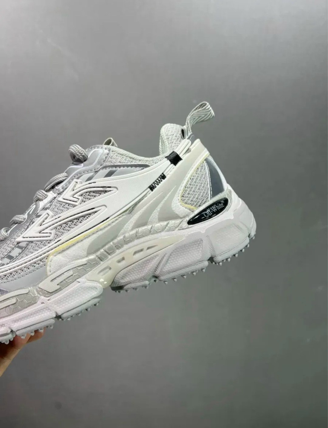 кроссовки off white be right back,кроссовки женские balenciaga,мужские кроссовки,женские кроссовки balenciaga runner серебристые,кроссовки в стиле balenciaga