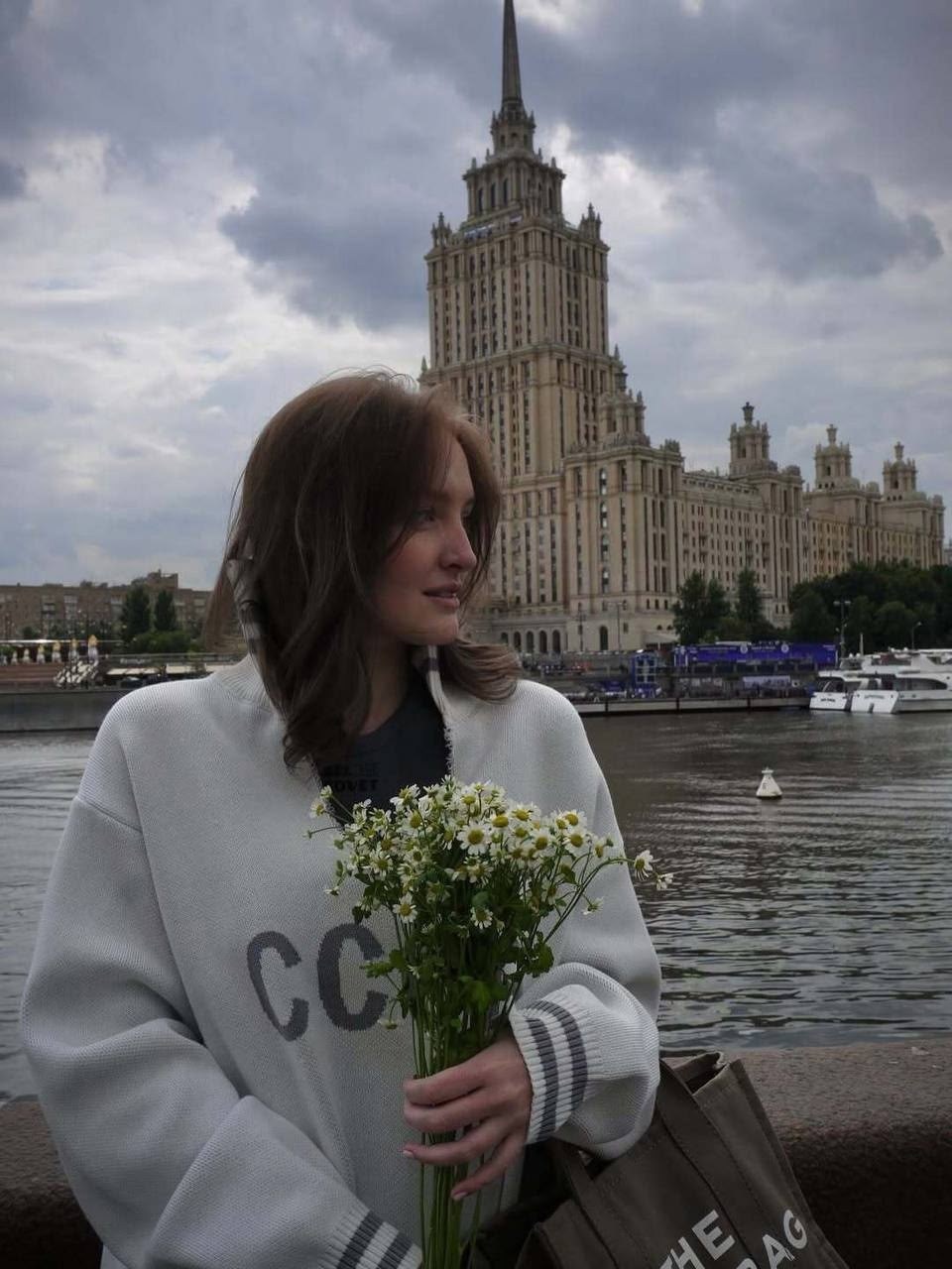 девушка,корейская мода,свитшот,худи и свитшот,стиль корейский