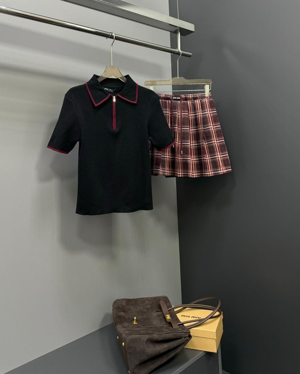 юбка miu miu,поло miu miu,юбка,костюм двойка miu miu с юбкой,черная юбка плиссе