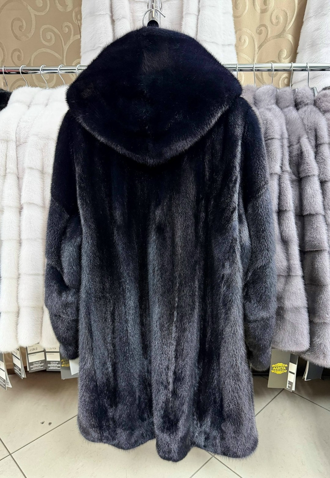 шуба из меха европейской норки с капюшоном,норковая шуба с капюшоном,шуба норковая,шубка из меха европейской норки с капюшоном цвет графит,шубка из меха европейской норки с капюшоном
