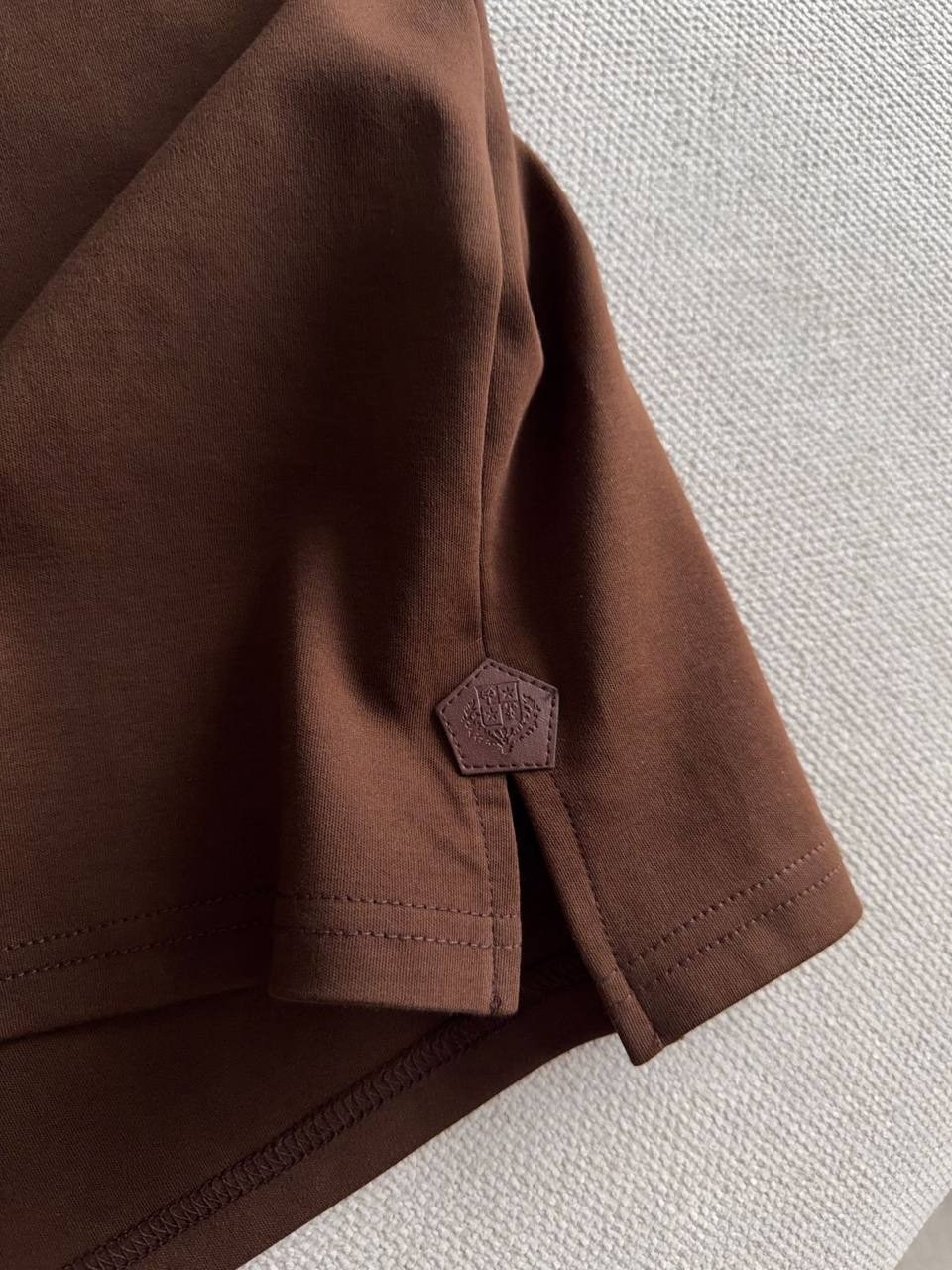 футболка оверсайз коричневая,женская футболка оверсайз,футболки оверсайз,женская оверсайз футболка бежевого цвета,футболка коричневого цвета оверсайз женская