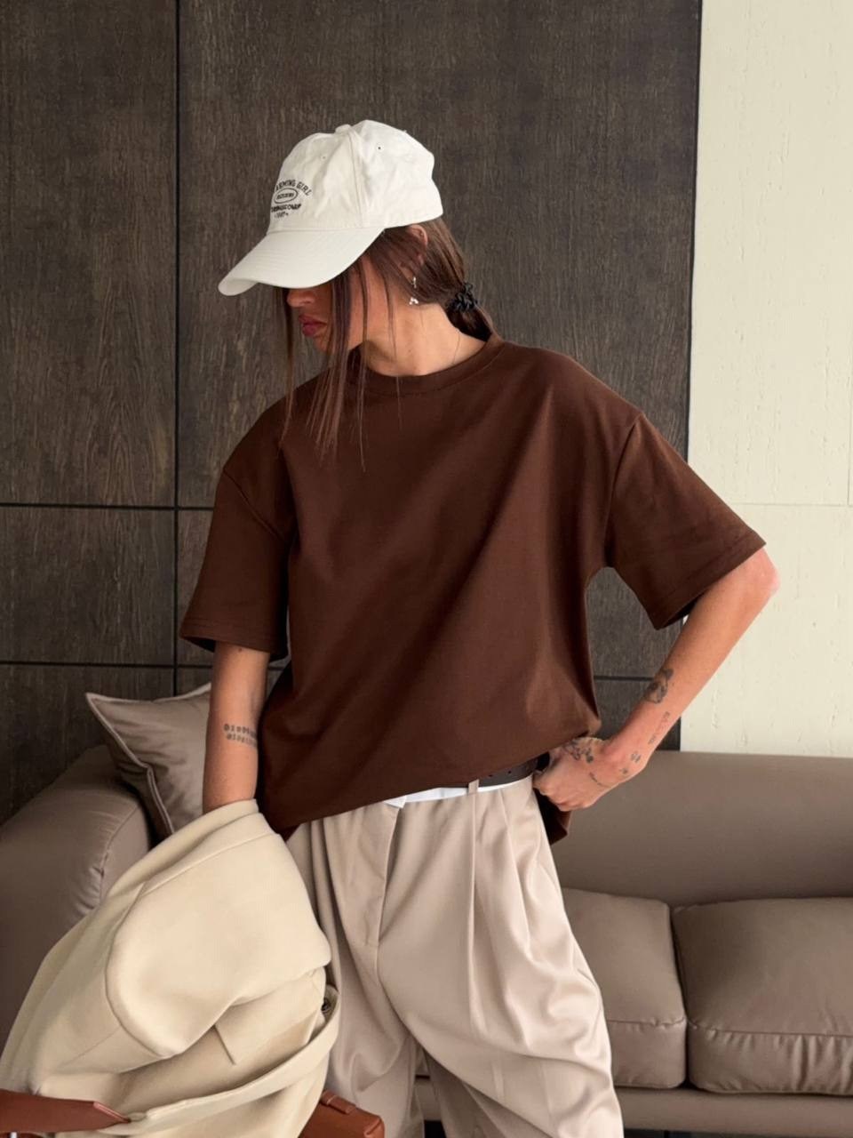 футболка оверсайз коричневая,женская футболка оверсайз,футболки оверсайз,женская оверсайз футболка бежевого цвета,футболка коричневого цвета оверсайз женская