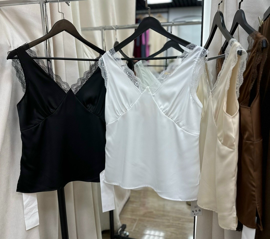 шелковый топ,майка с кружевами,топ с кружевом,шелковый топ с кружевом,топ атласный с кружевом