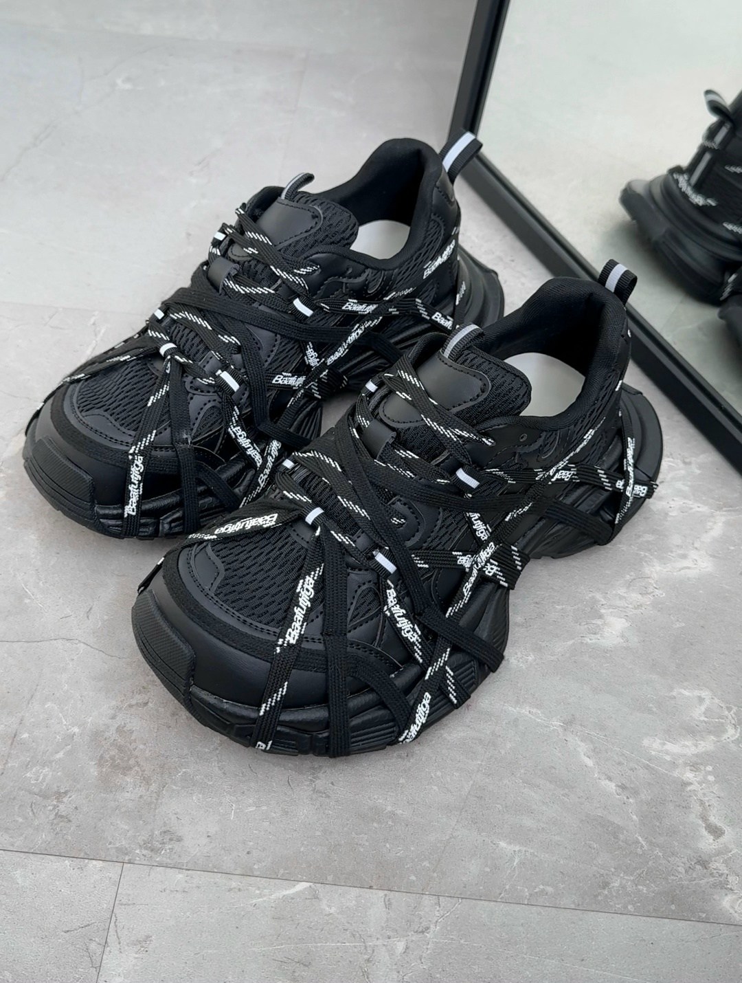 кроссовки 3xl extreme lace массивные на шнуровке balenciaga,кроссовки balenciaga,кроссовки женские balenciaga,баленсиага кроссовки черные track,кроссовки balenciaga 3 xl