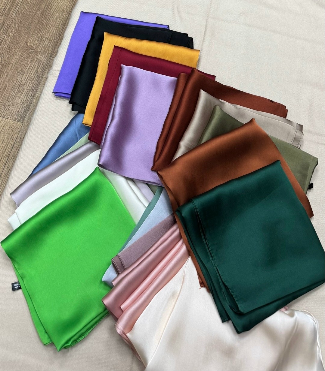 шейный платок laura palanti,платок женский шелковый однотонный,платок laura palanti,платок женский шелковый,шейные платки