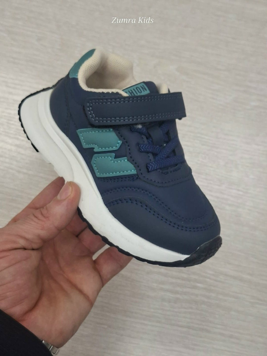 ,детские кроссовки,повседневные кроссовки,кроссовка детская,модные кроссовки