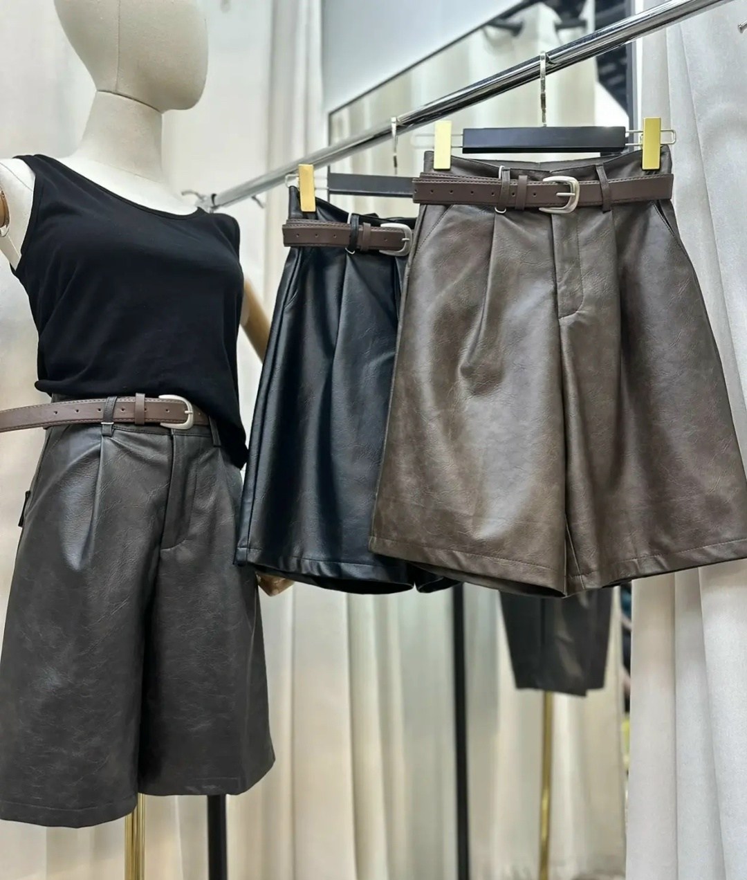 кожаные шорты,шорты бермуды женские кожаные,кожаные шорты-бермуды,женские кожаные шорты,коричневые кожаные шорты бермуды женские