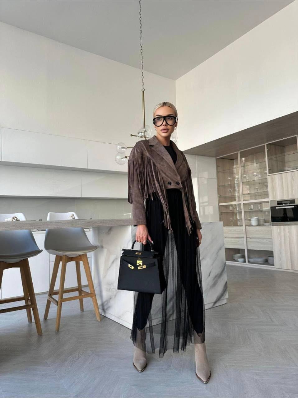 женская замшевая косуха с бахромой yves saint laurent,косуха с бахромой,замшевая куртка косуха,эффектная замшевая косуха с бахромой ysl,куртка из искусственной замши женская с бахромой