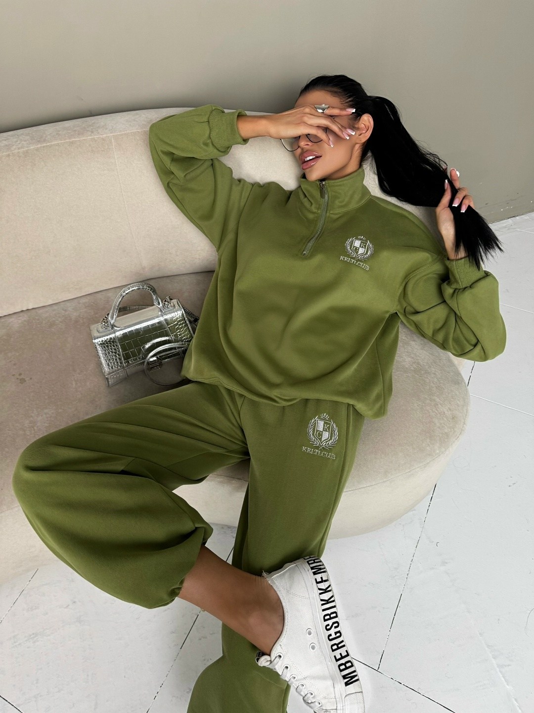 спортивные костюмы,трикотажные костюмы,костюм на флисе,женский спортивный костюм,костюм комплект