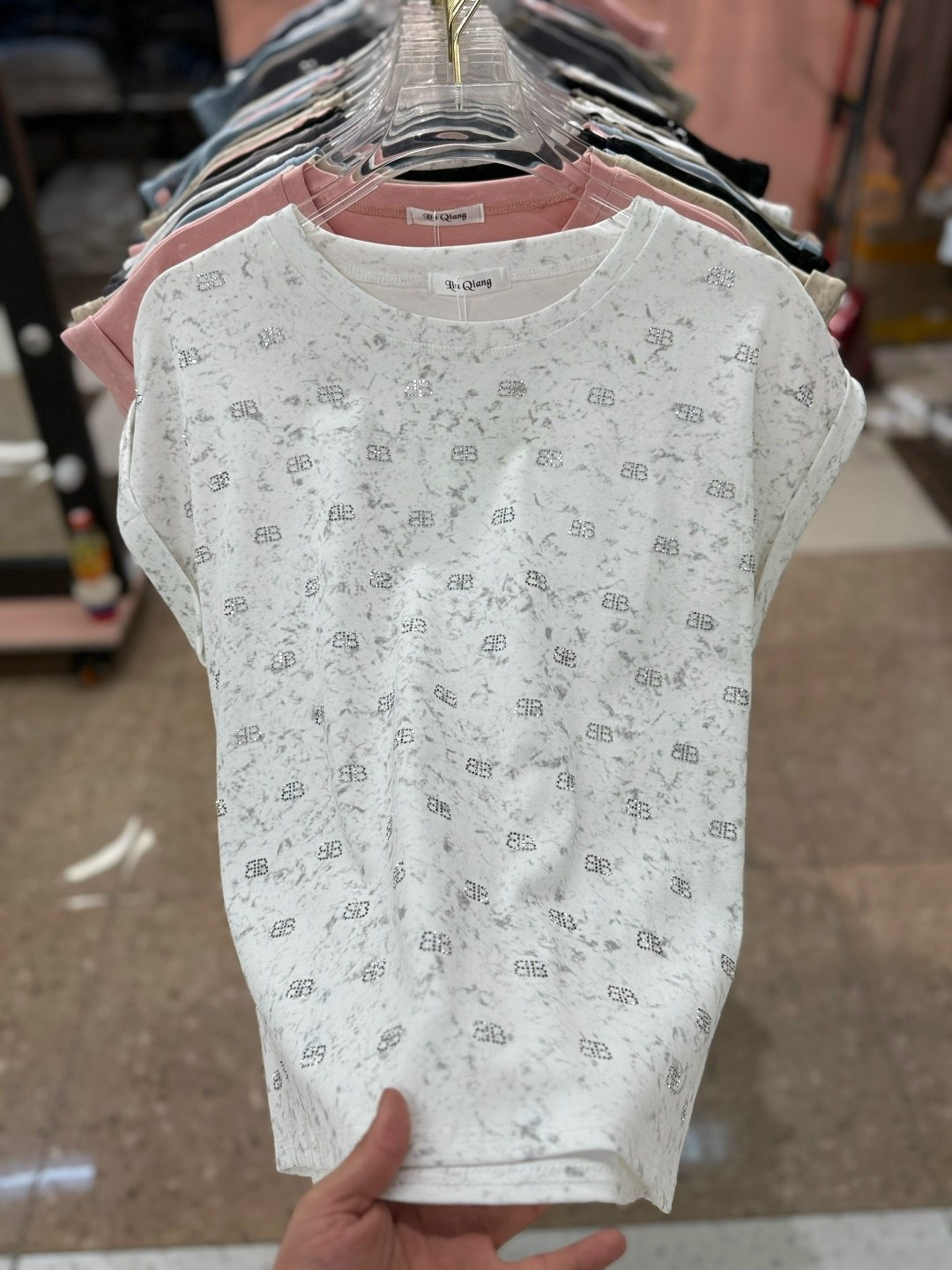 женская футболка,футболки для девочек,футболка со стразами,футболки миу миу женские,футболки для девушек