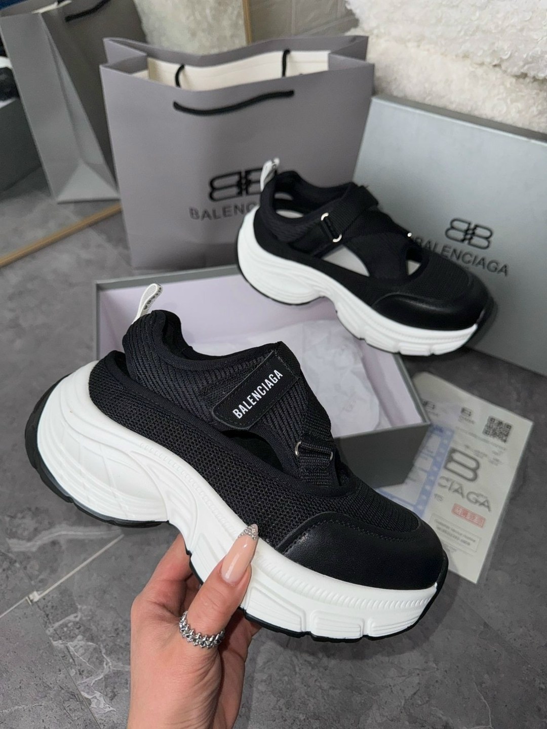 кроссовки женские balenciaga,кроссовки баленсиага красные,кроссовки balenciaga,кроссовки баленсиага женские,баленсиага