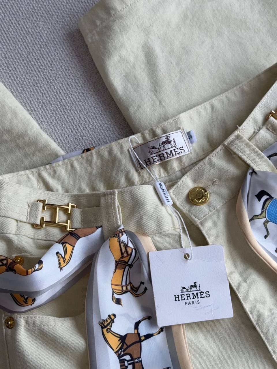 джинсы широкие,брюки джинсы,джинсы женские широкие,бежевые джинсы,брюки светлые