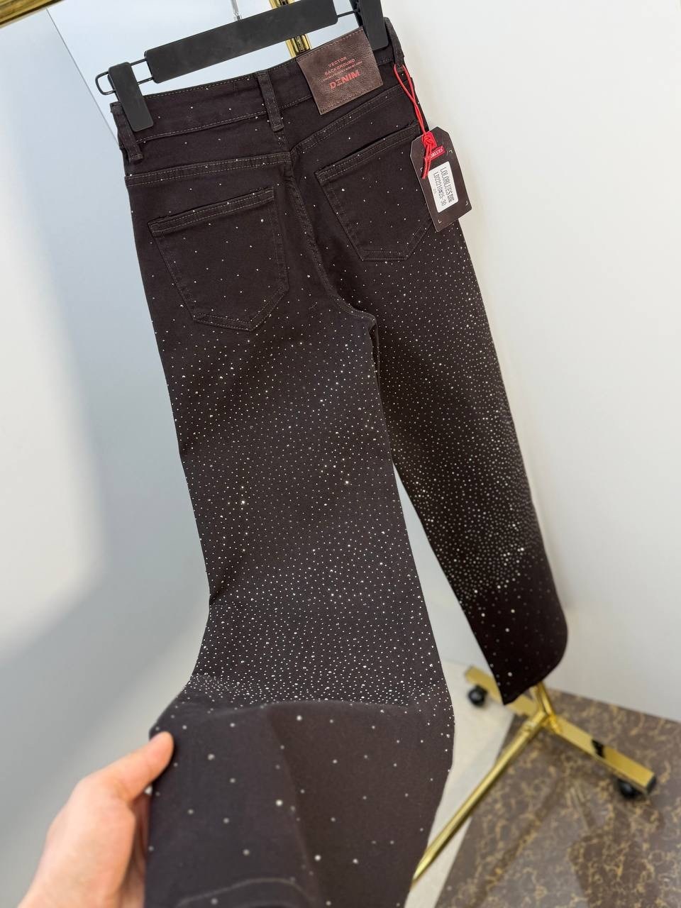 джинсы со стразами,женские джинсы со стразами,черные джинсы со стразами,джинсы mango со стразами,джинсы черные со стразами mom purpose 212685721