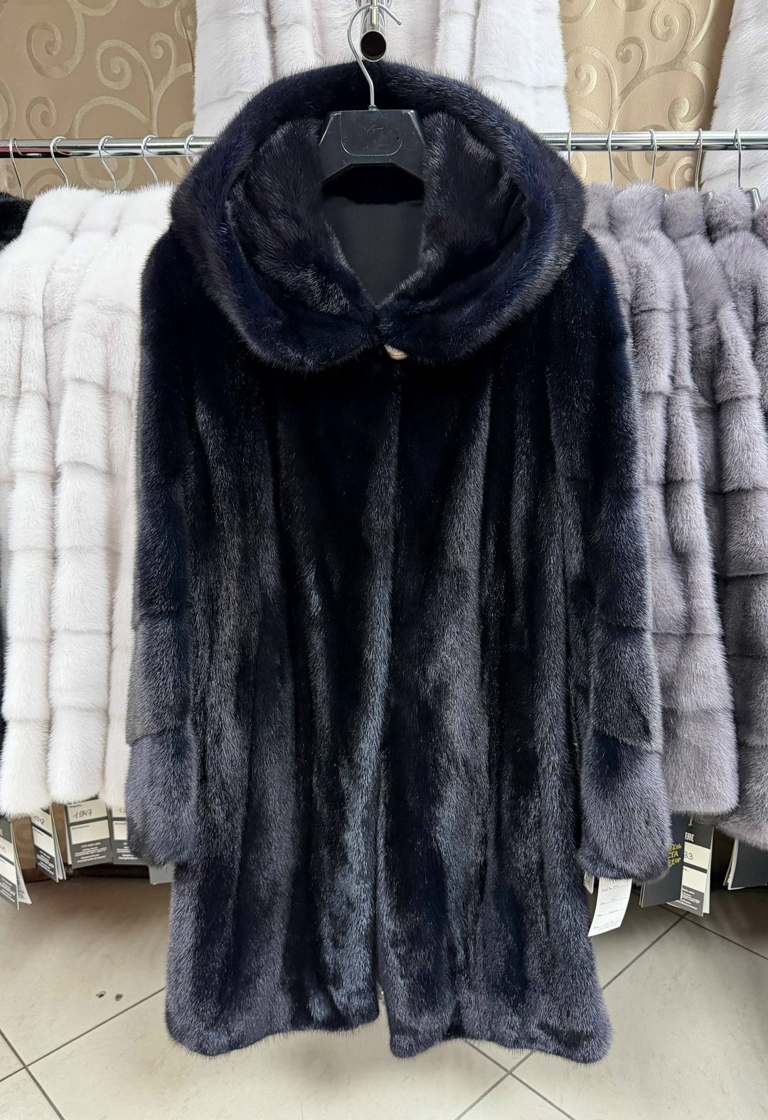 шуба из меха европейской норки с капюшоном,норковая шуба с капюшоном,шуба норковая,шубка из меха европейской норки с капюшоном цвет графит,шубка из меха европейской норки с капюшоном