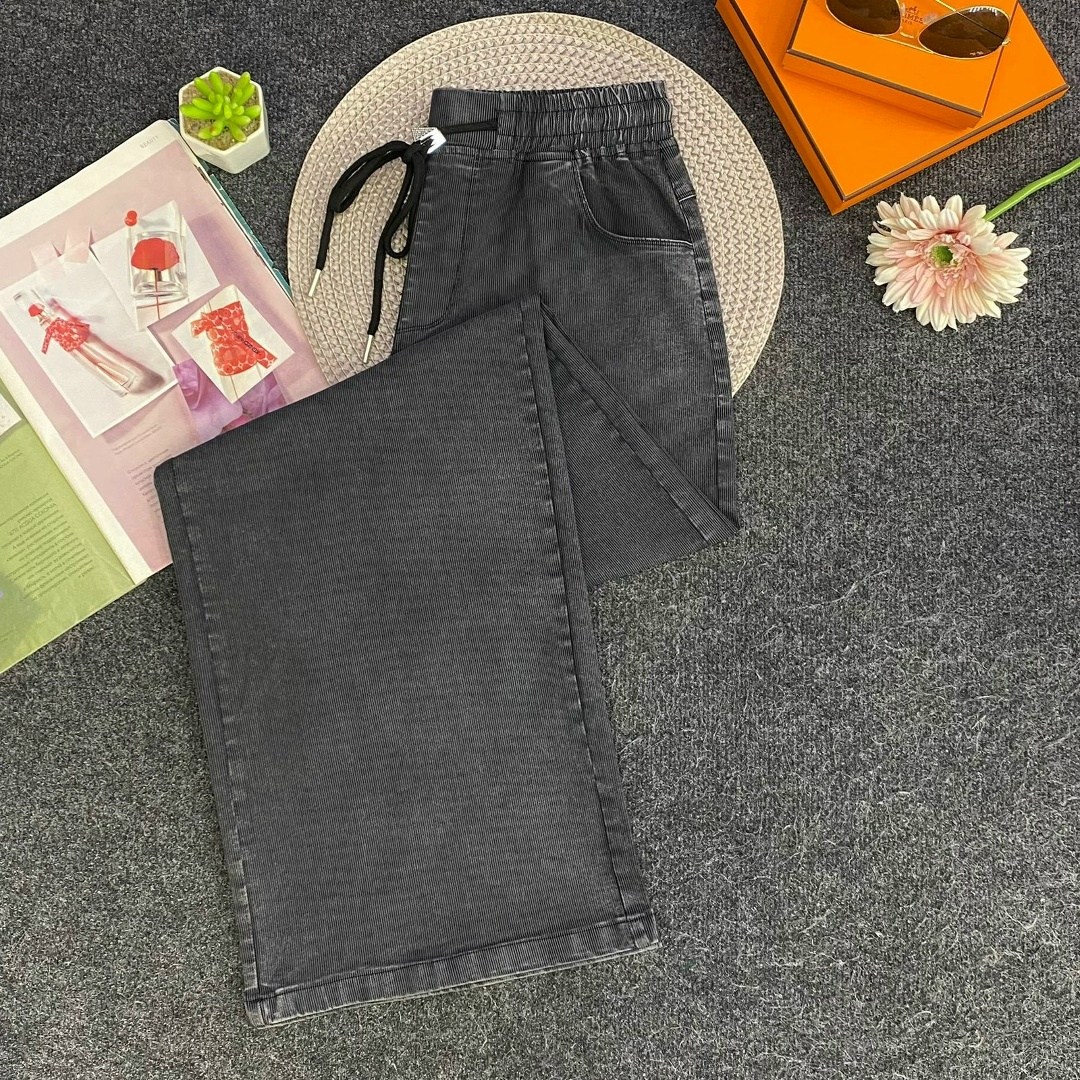 брюки джинсы,джинсовые брюки,женские джинсы,джинсы с широкими штанинами,широкие джинсы