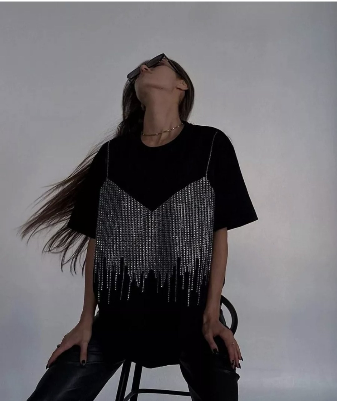 футболка женская оверсайз со стразами,футболка на стиле oversize со стразами,футболка со стразами оверсайз,футболки женская оверсайз,футболка со стразами с принтом оверсайз vv-fashion