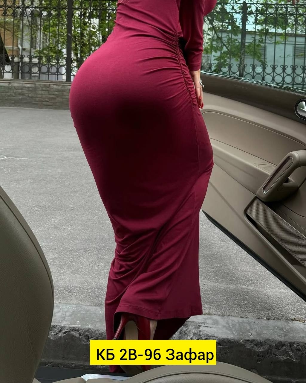 платье длинное бардовое облегающее,платье длинное облегающее,платье бордовое,платье,вечернее платье длинное