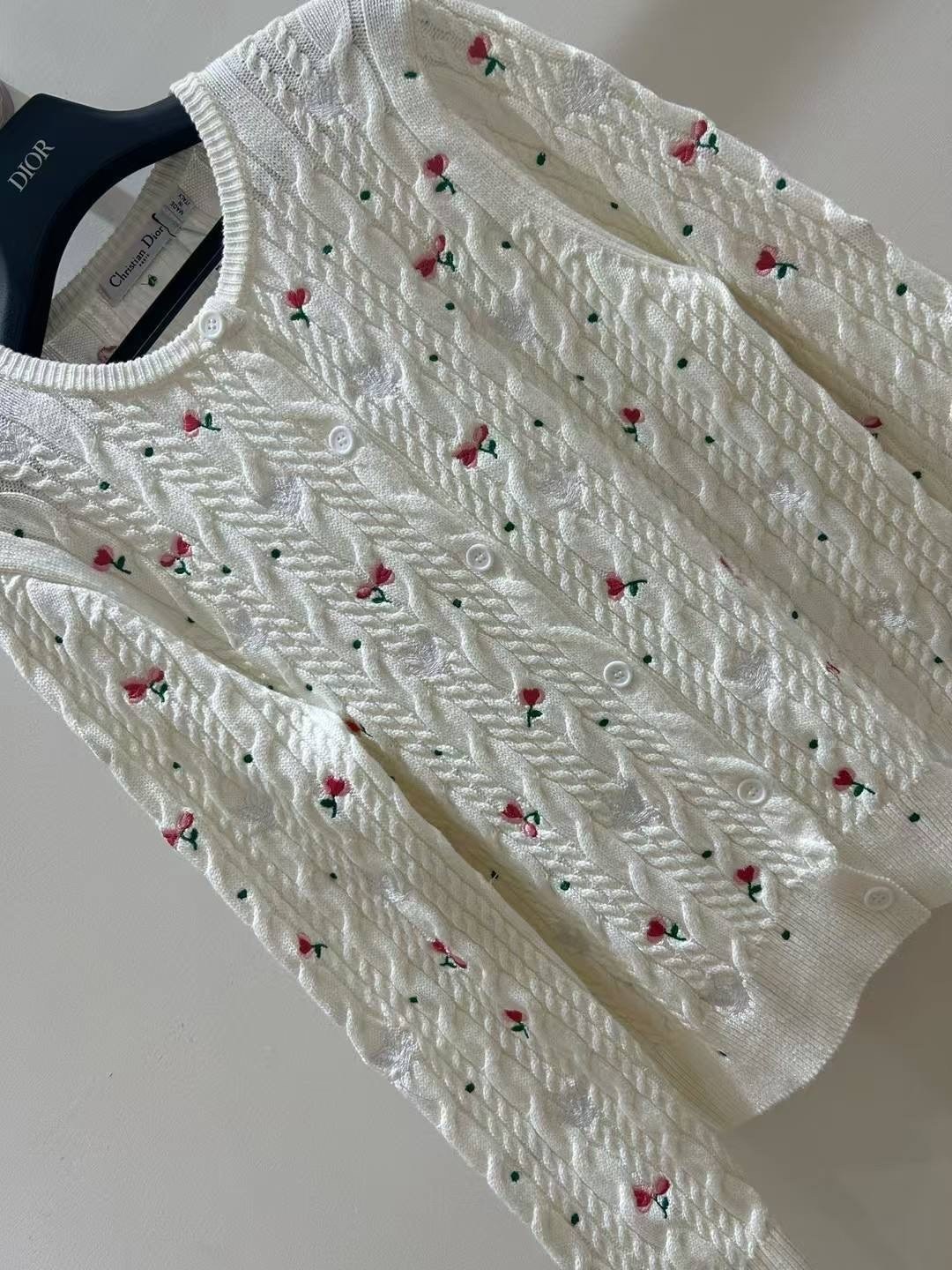 вязаный кардиган,вязаные свитера,кофта вязаная,кардиган с вишнями,кардиган