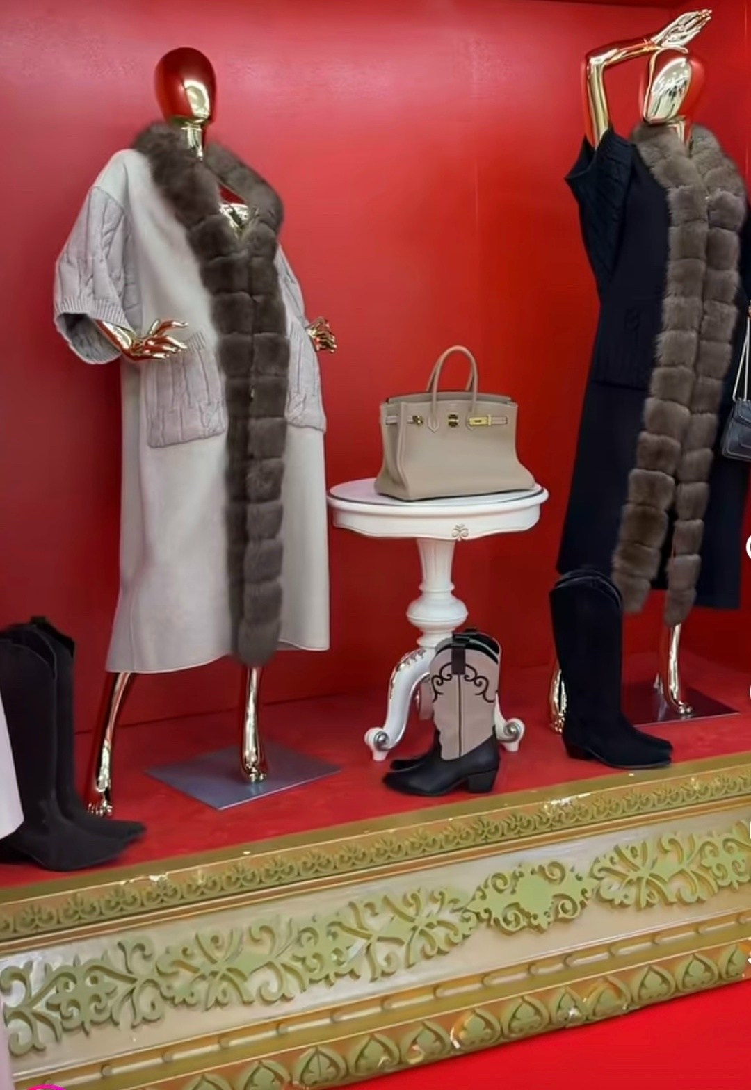 пальто из итальянского кашемира с мехом соболя,утепленное кашемировое пальто с мехом соболя,пальто из итальянского кашемира с мехом соболя yana kraft brand,пальто с соболем,кашемировое пальто с мехом