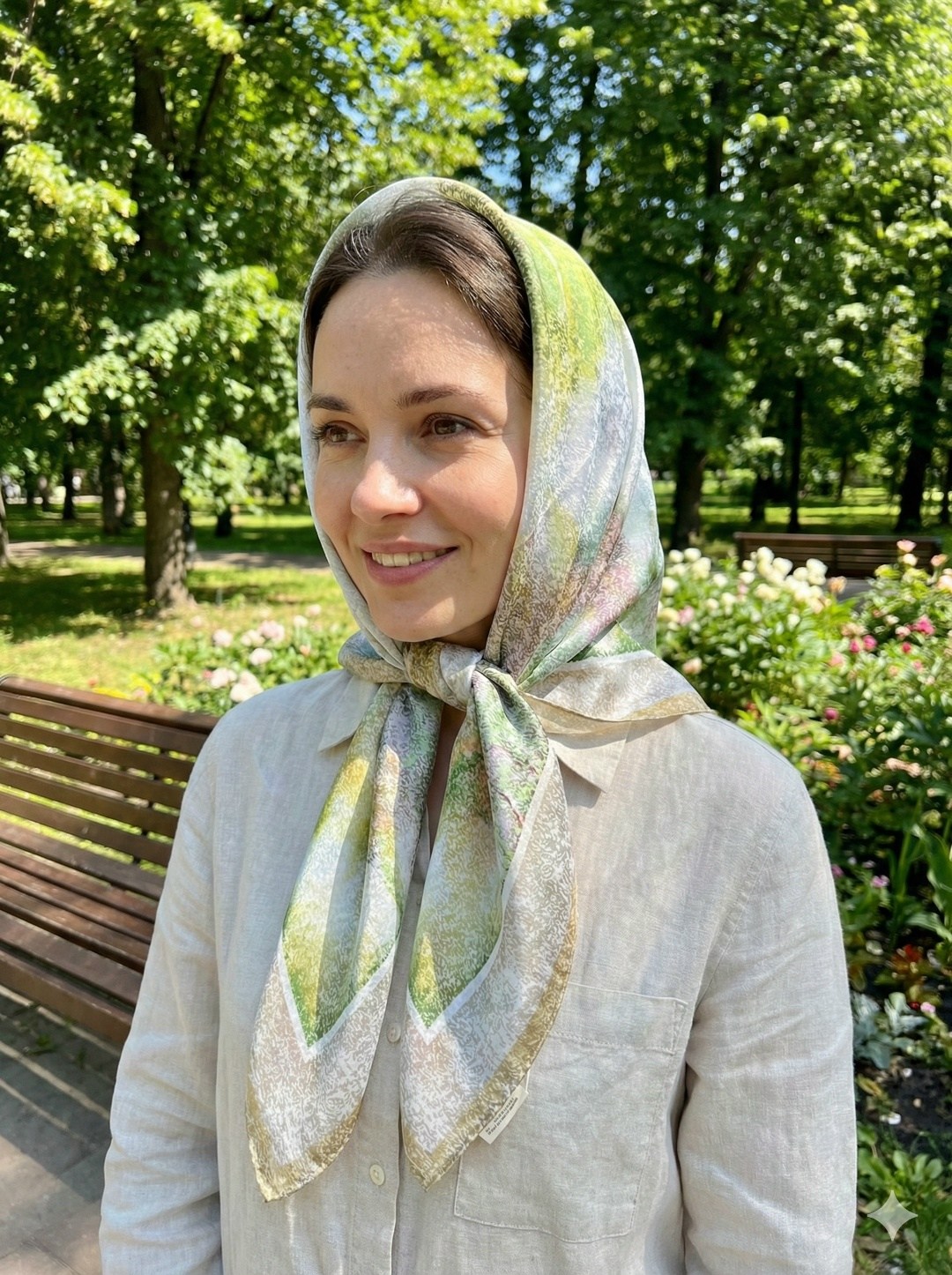 женский платок,платок женский павловопосадский платок,платок для женщины,шелковый платок на голову и шею,платка