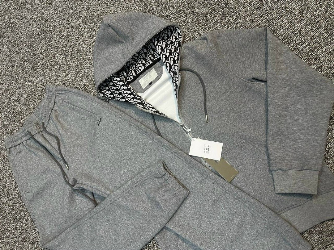 спортивный костюм brunello cucinelli,спортивный костюм мужской,костюм brunello cucinelli,костюм спортивный,спорт костюм